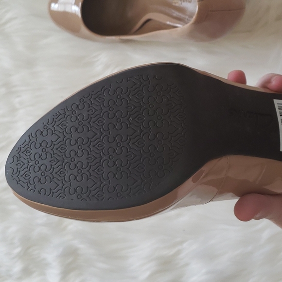Clarks Nude Heels - Picture 4 of 9
